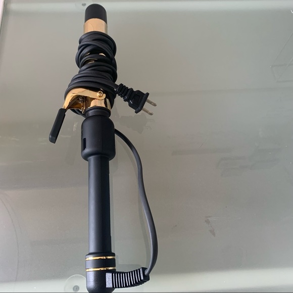 Hot Tools Professional 24K Gold 1.5” Curling Iron - Picture 12 of 14